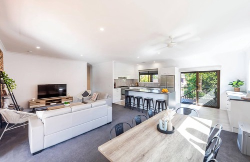 Yamba Casa | Tree Views - Oceanstays
