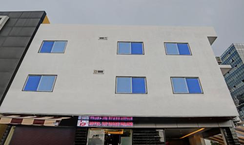 Indore Hotel | Treebo Jayshree Palace C21 Business Park