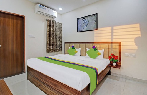 Bhopal Hotel | Treebo Krishna Regency ISBT Bus Stop