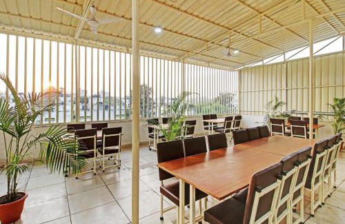 Bhopal Hotel | Treebo Krishna Regency ISBT Bus Stop
