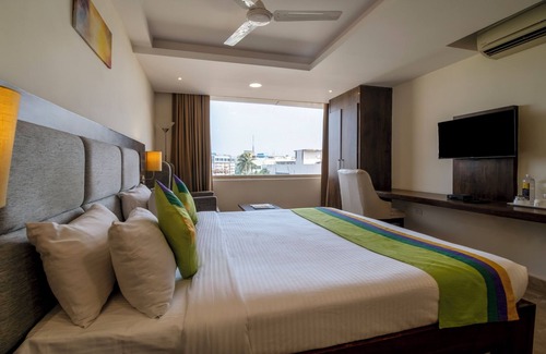 Visakhapatnam Hotel | Treebo PL Grand, Vishakapatnam