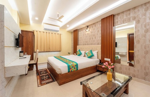 Bhopal Hotel | Treebo Premium Zorba - Hoshangabad Road