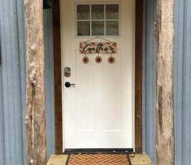 Longview Casa | Treehouse at Berry-patch