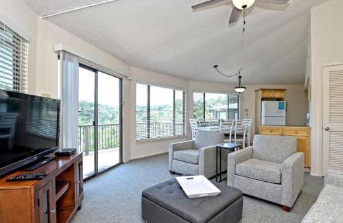 Lakeway Casa | Treehouse Bungalow - Community Poolhot Tub #13