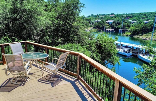 Lakeway Casa | Cedar Shade Bungalow, vistas a la casa del árbol, piscina y bañera de hidromasaje, junto al puerto deportivo (# 13)