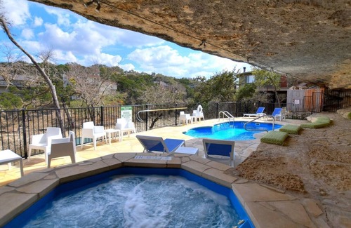 Lakeway Casa | Cabaña en el árbol a pasos del lago Travis, piscina e hidromasaje, junto al puerto deportivo (# 16)