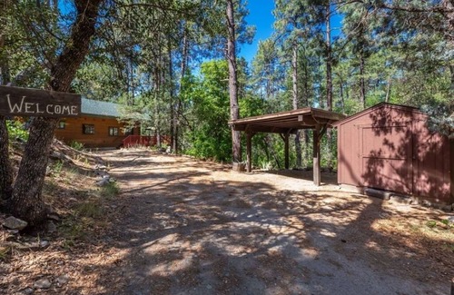 Ponderosa Park Cabina | Treehouse Cabin es tu escapada a la montaña