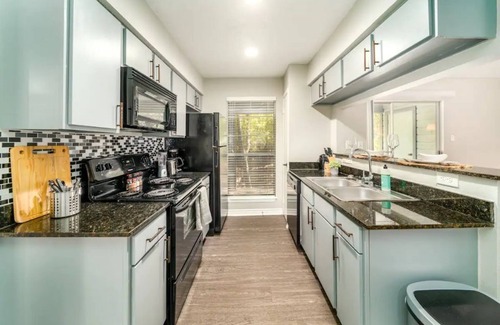 Parker Lane Apartamento | 1BR Treehouse Canopy ~ Pool & Gym ~ Near Downtown