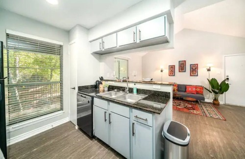 Parker Lane Apartamento | 1BR Treehouse Canopy ~ Pool & Gym ~ Near Downtown