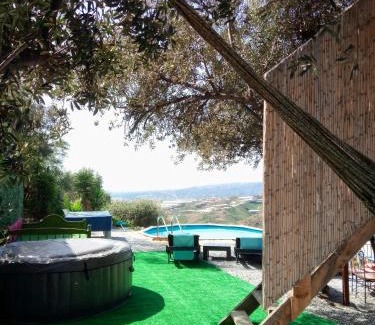 Algarrobo Chalet De Esquí | Treehouse ,Casa Arbol, with Spa