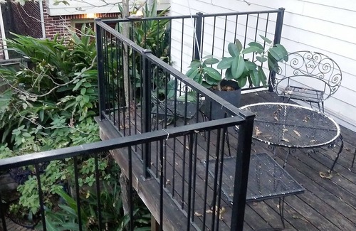Neartown Apartamento | Casa del árbol en Montrose