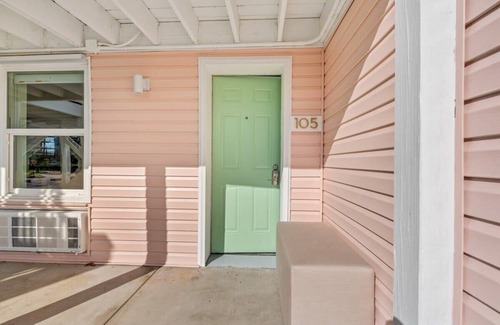 Windy Hill Apartamento | TreeHouse Lodge*Walk to Beach*Pet-Friendly (#105)