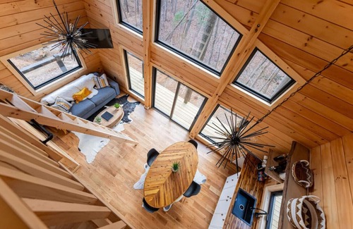 Asheville Cabina | Treehouse Log Cabin *Outdoor Tubs*Waterfall*Pets