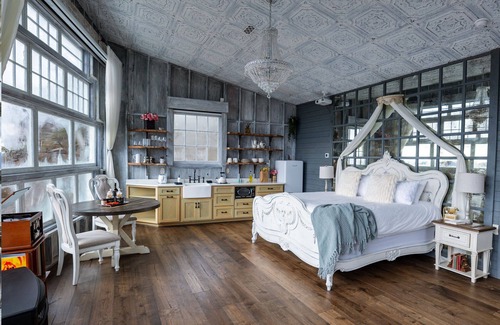Lupton City Cabina | NEW Honeymoon Treehouse