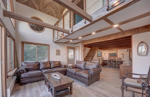Tafton Cabaña | Treehouse on Lake Wallenpaupack - Lakefront & Dock