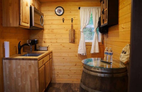 Snohomish Cabina | Treehouse Place at Deer Ridge Ole Mill