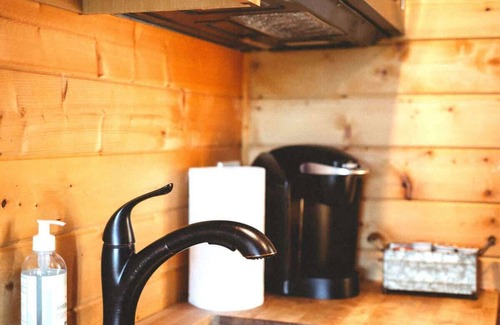 Snohomish Cabina | Treehouse Place at Deer Ridge Ole Mill