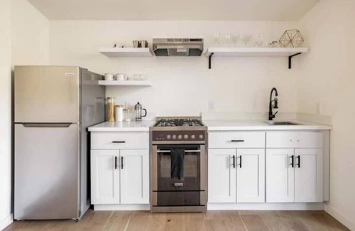 San Anselmo Casa | Treehouse studio, secluded & chic hiker’s paradise