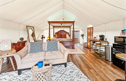 Pedernales Bend Cabina | Tienda Glamping Riverfront "Safari para el Alma"