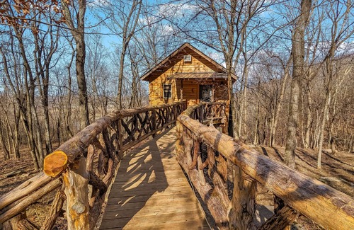 Mountain View Cabina | Treehouse Thyme - total privacy in woods