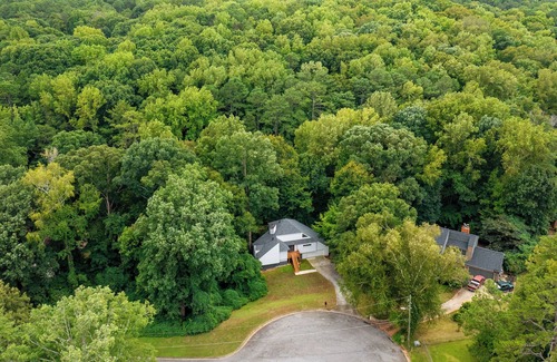 East Point Casa | Treehouse Vibes in the City of Atlanta! 180 Degrees of Private Forest Scenery