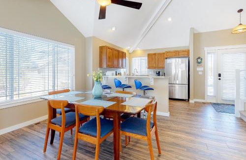 Redmond Casa | Trees and Tees at Eagle Crest