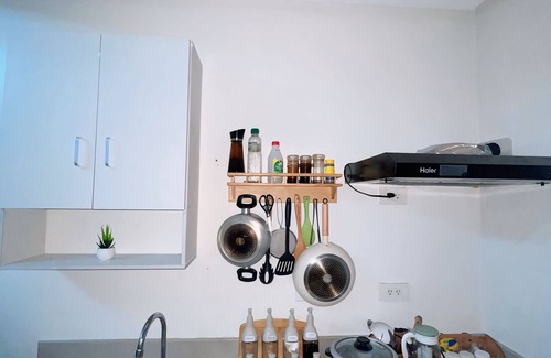 Novaliches Casa | Trees Residences T15 U808 [ 1-bedroom with WiFi and AC in Quezon City ]