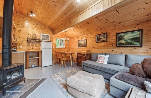 Wiarton Cabaña | Treetop Hideaway – Rustic Cabin Retreat