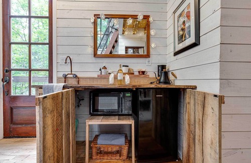 Chattanooga Casa | Treetop Hideaways: Dogwood Treehouse in Chattanooga