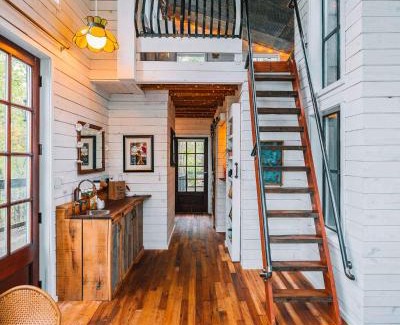 Chattanooga Chalet De Esquí | Treetop Hideaways: Dogwood Treehouse in Chattanooga