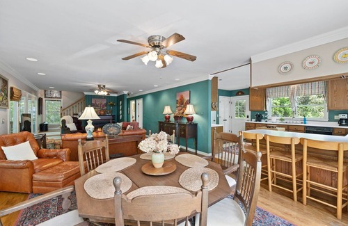 Montreat Cabina | Treetop Montreat/Blk Mtn 5BR /4BA cabin w/Creek just 20 minutes to Asheville!