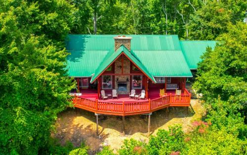 Gatlinburg - Pigeon Forge Villa | Treetop Retreat