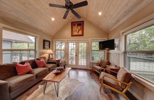 Center Point Cabina | Treetop River Cabins on the Guadalupe River