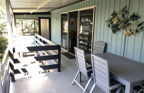Augusta Casa | Copas de los árboles: un refugio junto al río con aspecto de copa de árboles y acceso al río