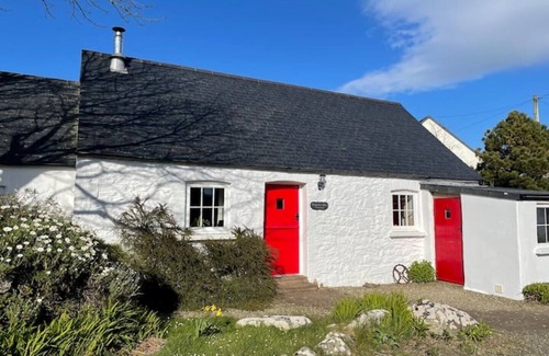 Goodwick Cabaña | Trefechan Wen Dairy - Peaceful, character cottage near coastal path.