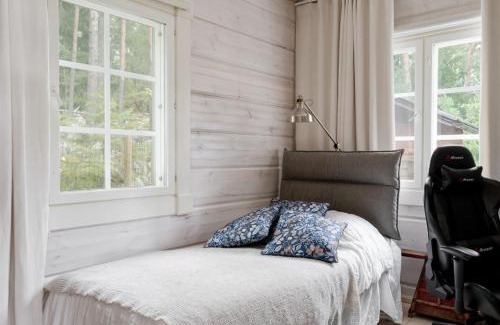 Espoo Casa | Trekker's Haven: Noux National Park Retreat