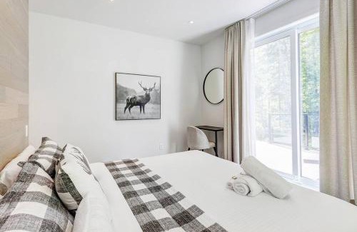 La Conception Casa | Tremblant Oasis: Luxury, Nature, Hot Tub, Views!
