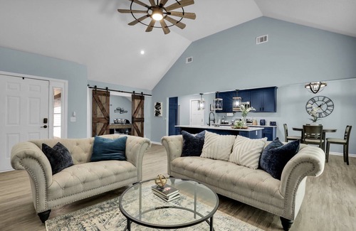 Pooler Casa | Trending Tranquil Retreat W/ Theater&Pool Table