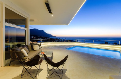 Camps Bay Villa | Años 50 moda Villa, Camps Bay Beach en pocos pasos