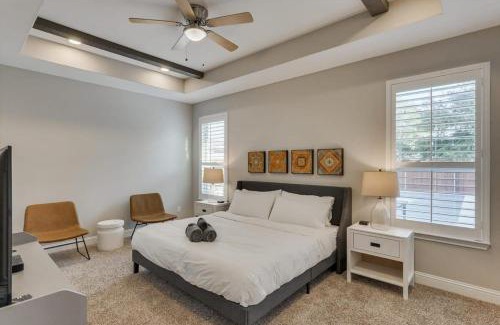 Rowlett Casa | Trendy and Modern home w a Private Pool