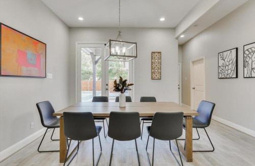 Rowlett Casa | Trendy and Modern home w a Private Pool