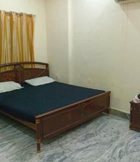 Faisalabad Apartamento | Trendy Apartment Near Canal Road