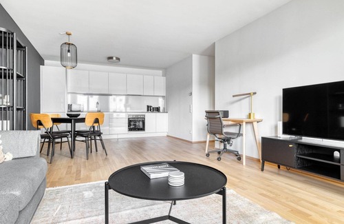 Brigittenau Apartamento | Trendy Brigittenau 2BR w/ Roof & Pvt Loggia, nr Handeskai, by Blueground