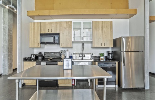 The Gulch Condominio | Trendy & Central Gulch Condo!