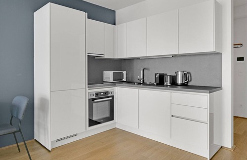 Favoriten Apartamento | Trendy Favoriten 1BR w/ Gym & Lounge, walk to Hauptbahnhof, by Blueground