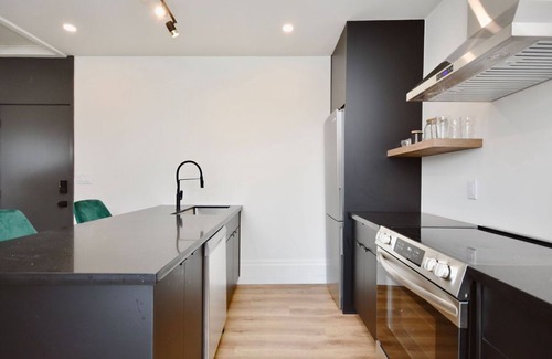 Barrie Apartamento | Trendy Lake View Suite Downtown