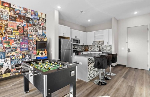 South Nashville Apartamento | Trendy Oasis: 8 Min to Broadway w/Arcade, Sleeps 4