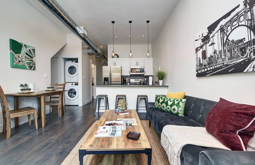 Pittsburgh Casa | 💎Trendy✨ ❤️ Parking 👑 King Bed 🛌 10 min DT📌