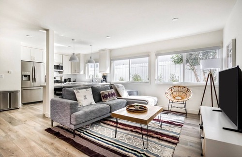 Redondo Beach Apartamento | Trendy Redondo Beach 2BR, nr Pier, Beach & Restaurants, by Blueground