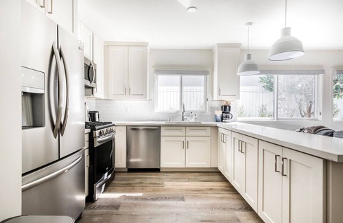 Redondo Beach Apartamento | Trendy Redondo Beach 2BR, nr Pier, Beach & Restaurants, by Blueground